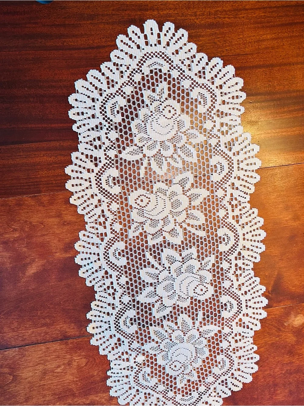 Heritage Lace Rose Floral Crochet Lace Table Runner White Cream